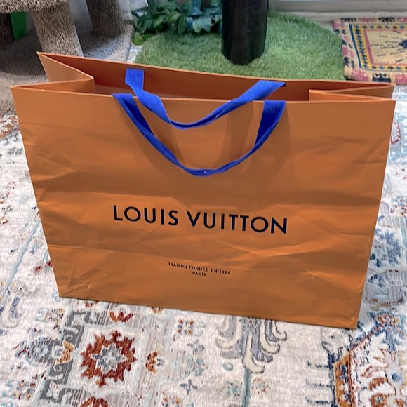 LOUIS VUITTON 
Tuileries Monogram Canvas Shoulder Bag Caramel - Picture 10 of 10